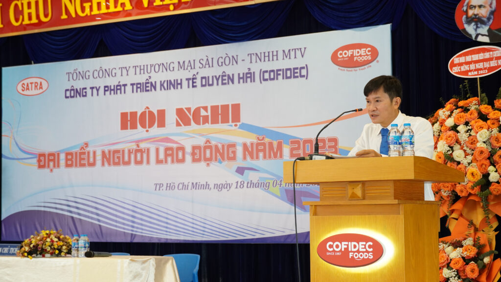 Hình 9: Đ/c Phạm Văn Khối - TP.NSHC, Phó chủ tịch Công đoàn COFIDEC báo cáo trong Hội nghị