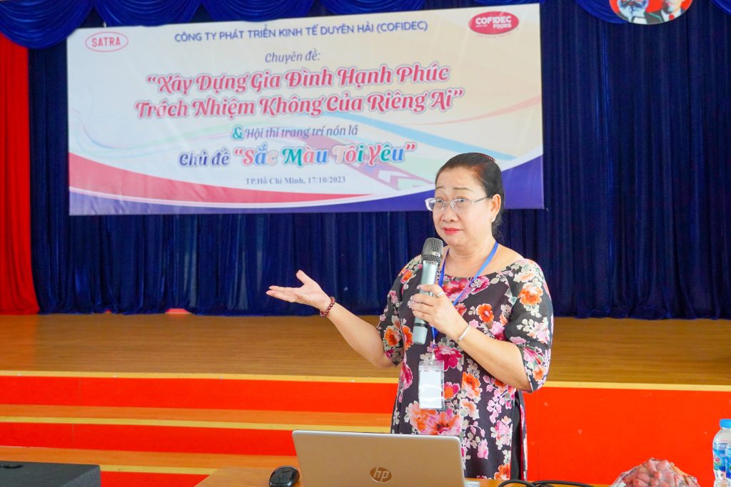 Bà Nguyễn Thị Thu Thảo - Nguyên Phó trưởng Ban Nữ công Liên đoàn Lao Động TP.HCM diễn giả chuyên đề
