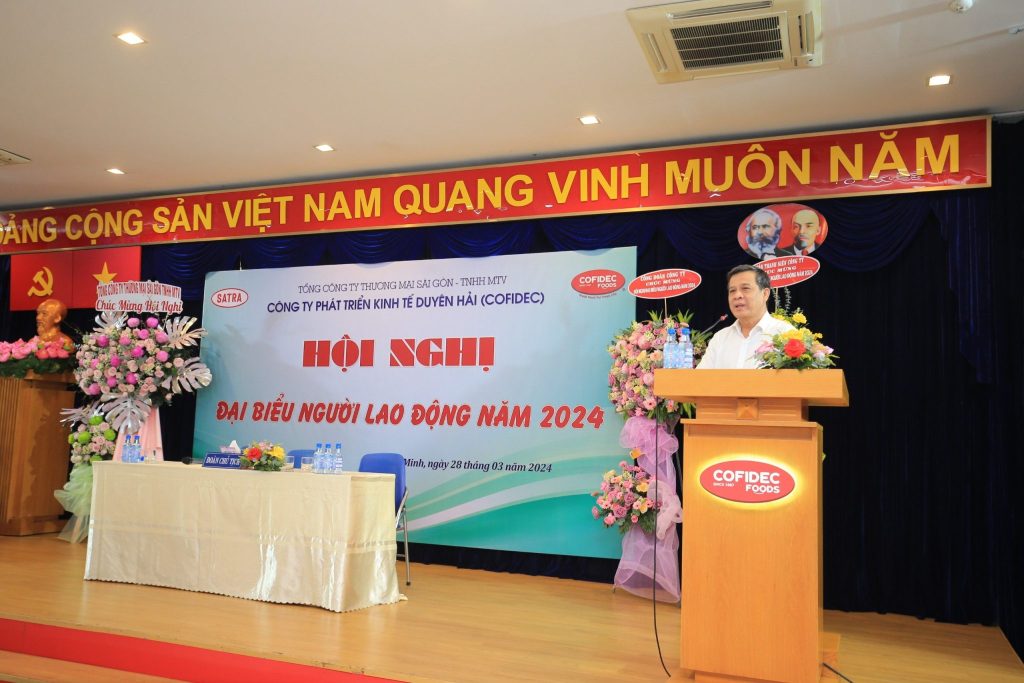 Đ/c Trương Văn Rón, Phó Bí thư Thường trực Đảng ủy Satra phát biểu chỉ đạo tại hội nghị