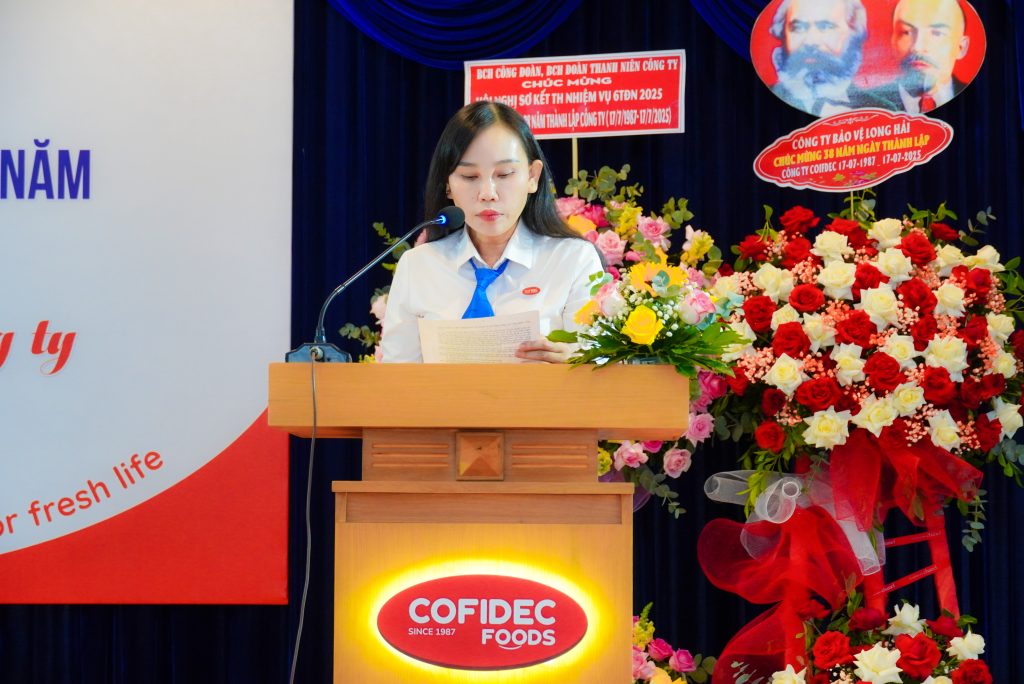 Đồng chí Nguyễn Thị Lệ Thy - Phó Bí Thư Đảng ủy, Chủ nhiệm Ủy ban Kiểm tra, Phó Giám đốc phát biểu