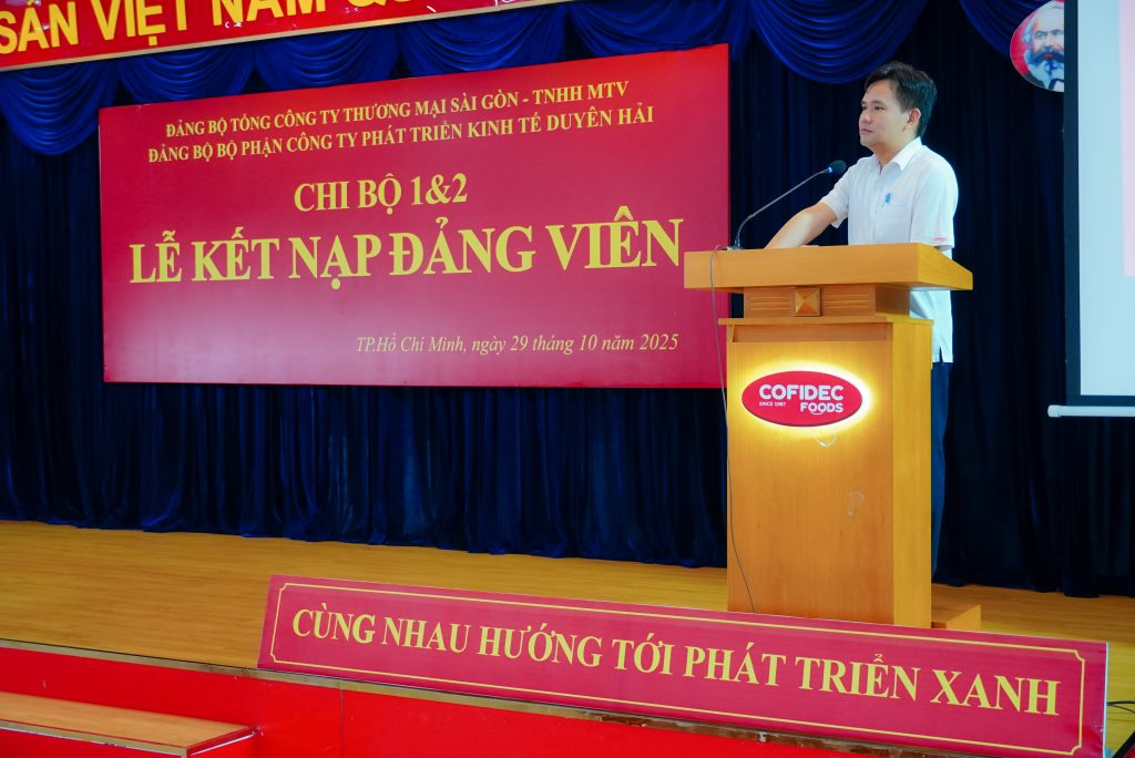 Đồng chí Đoàn Văn Nam phát biểu